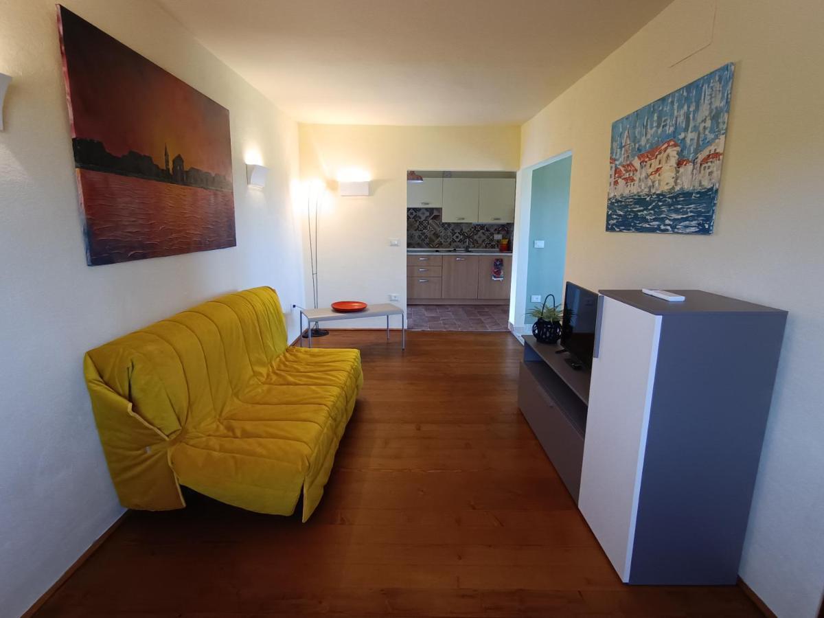 Moratto'S Apartments Umag Exterior photo