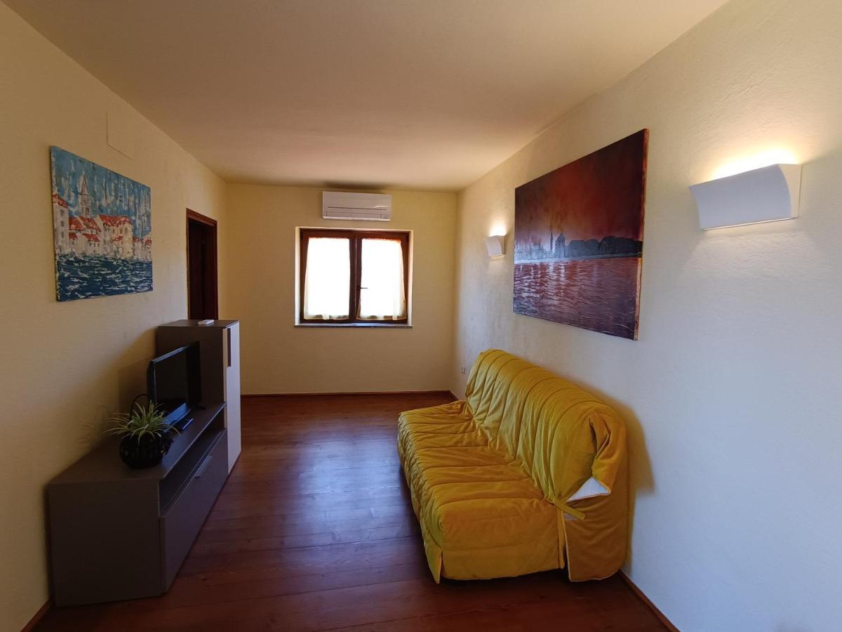 Moratto'S Apartments Umag Exterior photo
